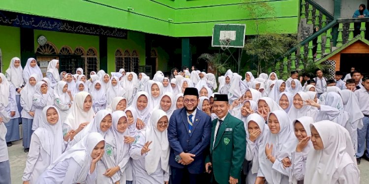 Dedi Iskandar Batubara Semangati Siswa Madrasah Al-Washliyah Tembung