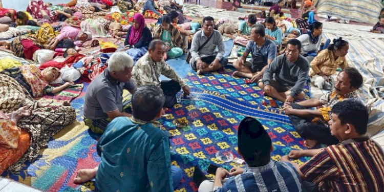 Pdt. Penrad Siagian Salurkan 1.000 Paket Bantuan untuk Korban Banjir Tapanuli Selatan