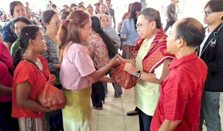Petai hingga Gula Aren Jadi Hadiah Warga untuk Sofyan Tan Usai Reses