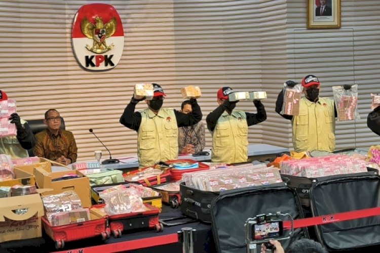 KPK Temukan Rp106,3 Miliar, Puluhan Miliar Disimpan di Rumah Orang Kepercayaan Nusron