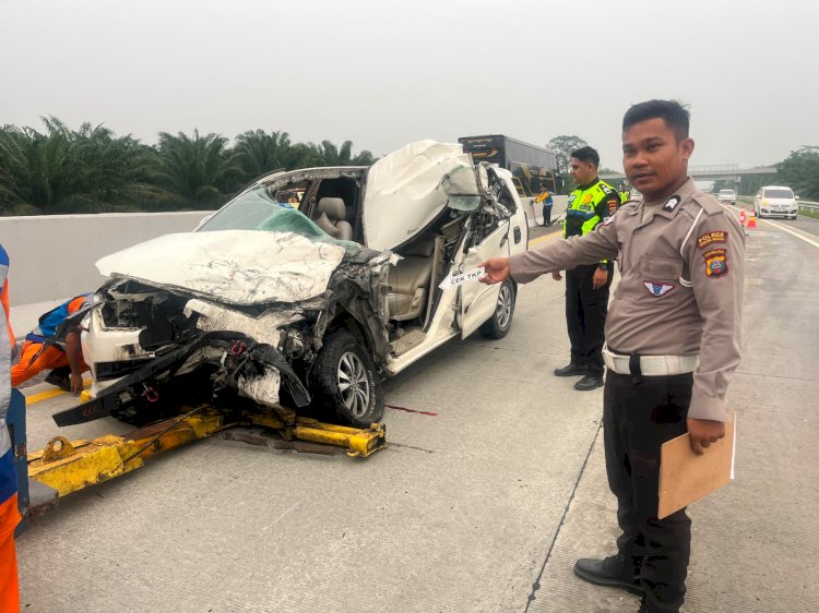 Innova Tabrak Truk Tangki di Tol Medan-Tebing Tinggi, Satu Penumpang Tewas