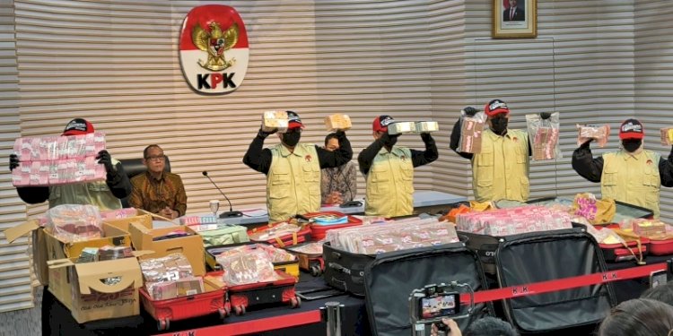 KPK Temukan Rp106,3 Miliar, Puluhan Miliar Disimpan di Rumah Orang Kepercayaan Nusron