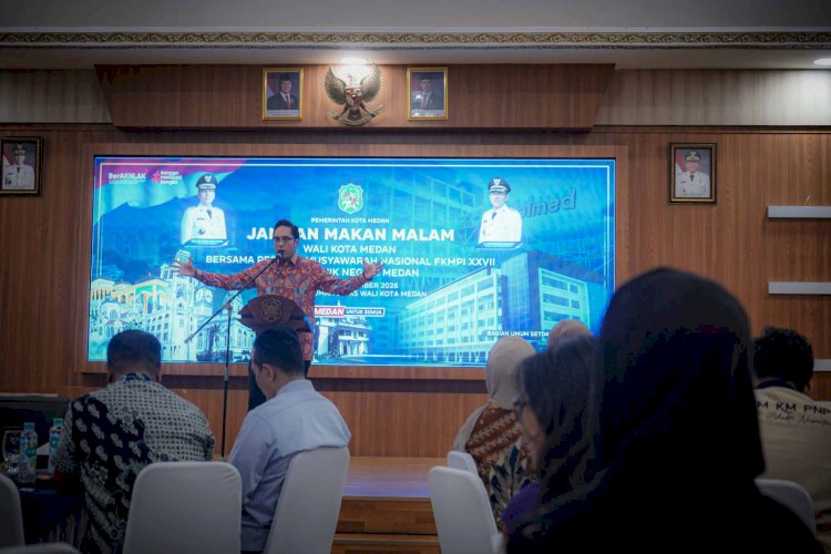 Rico Waas Tantang Mahasiswa Politeknik Cari Solusi Persoalan Kota