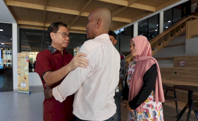 Sebungkus Tape Perantara Doa di Sepertiga Malam, Pertemukan Rizal dengan dr Sofyan Tan