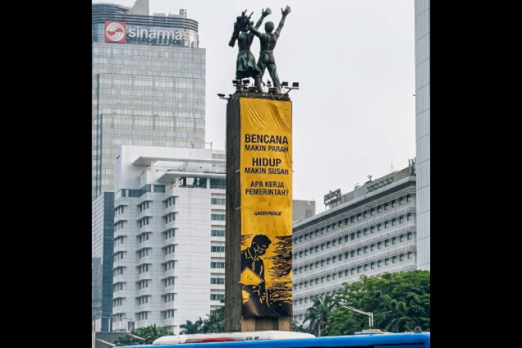 Menjawab Spanduk dengan Kerja Negara