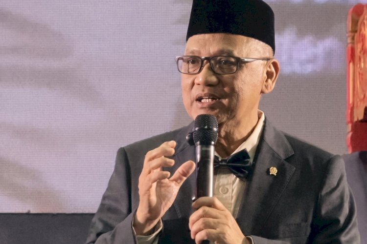 Anak Jadi Tenaga Ahli Kemenhaj, Ini Penjelasan Menhaj Irfan Yusuf
