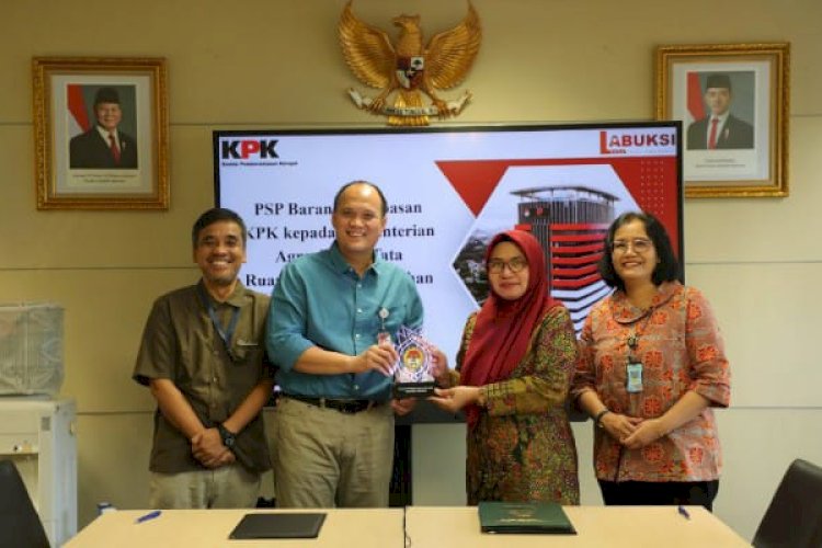 KPK Serahkan Tanah Rampasan Korupsi Rp250 Juta untuk BPN Labuhanbatu