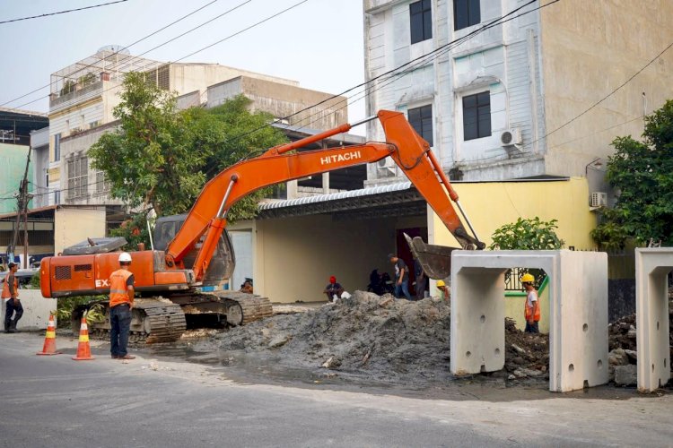 Proyek BRT hingga Drainase Ganggu Lalu Lintas, Rico Waas Minta Maaf