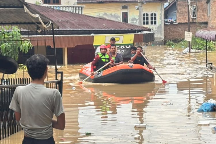 Rico Waas Gerak Cepat Tangani Banjir, BPBD Siaga Sejak Malam