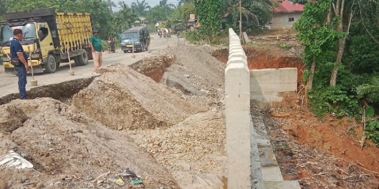 Proyek Dinas Bina Marga Sumut di Kecamatan Bandar Pasir Mandoge Disoal Warga