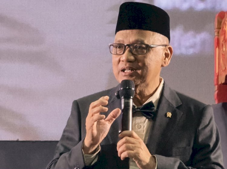 Anak Jadi Tenaga Ahli Kemenhaj, Ini Penjelasan Menhaj Irfan Yusuf
